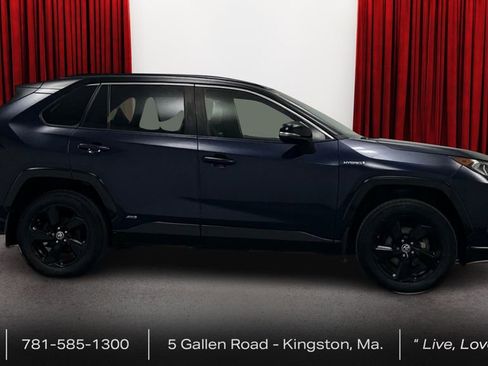 Used 2019 Toyota RAV4 XSE image 4