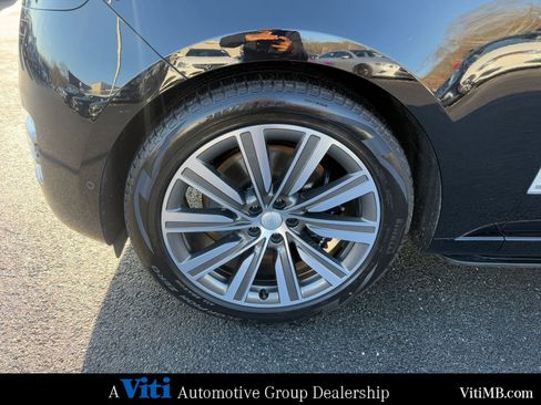 Used 2025 Land Rover Range Rover Long Wheelbase Autobiography image 12