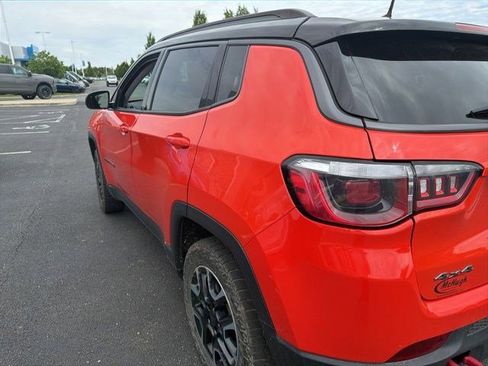Used 2019 Jeep Compass Trailhawk w/ Cold Weather Group AWD/4WD image 13
