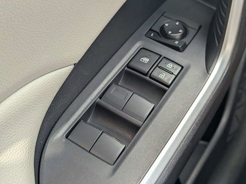Used 2019 Toyota RAV4 XLE AWD/4WD image 23