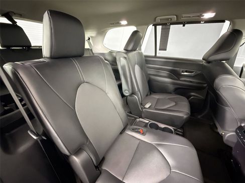 Certified 2024 Toyota Grand Highlander XLE image 43