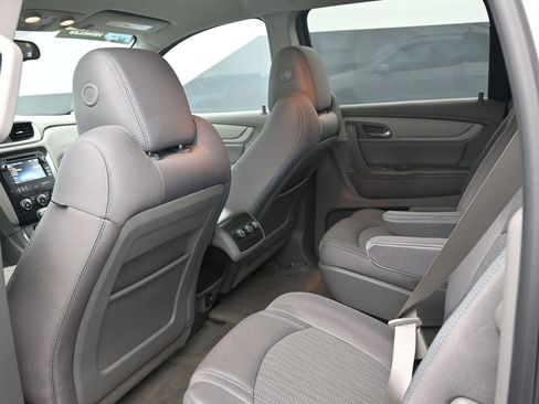 Used 2017 Chevrolet Traverse LT image 23