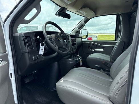 New 2025 Chevrolet Express 2500 Extended w/ Enhanced Convenience Package image 5