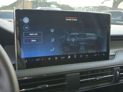 New 2025 Lincoln Corsair Premiere w/ Equipment Group 101A image 18