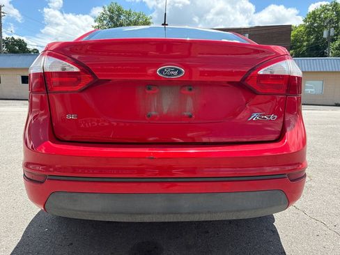 Used 2014 Ford Fiesta SE FWD image 5