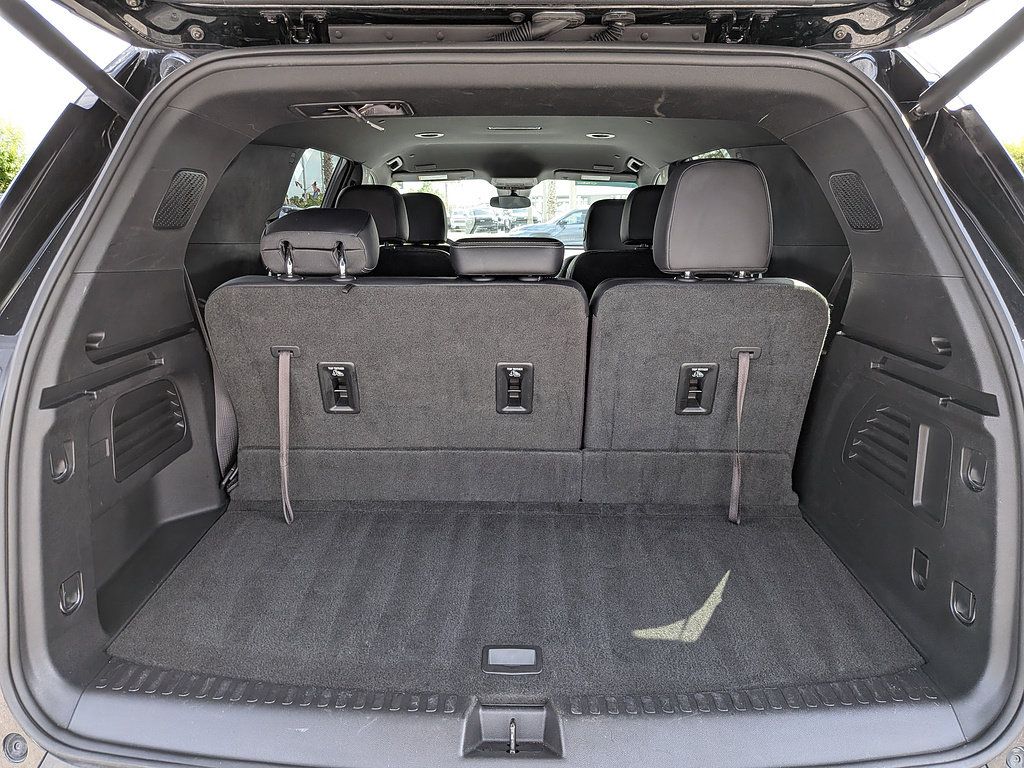 Certified 2025 Chevrolet Traverse LT AWD/4WD image 12