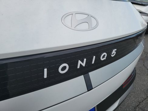 Certified 2025 Hyundai Ioniq 5 SEL image 24