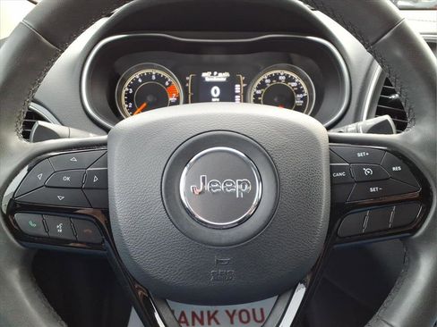 Used 2020 Jeep Cherokee Latitude Plus image 24