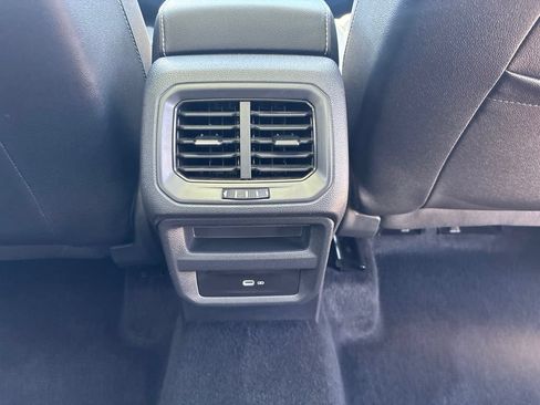 Used 2022 Volkswagen Taos SEL w/ Panoramic Sunroof Package AWD/4WD image 21