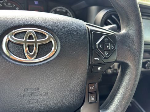 Used 2018 Toyota Tacoma SR image 23