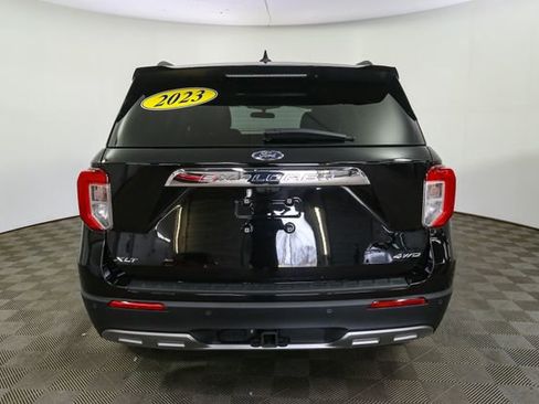 Used 2023 Ford Explorer XLT w/ Equipment Group 202A image 8