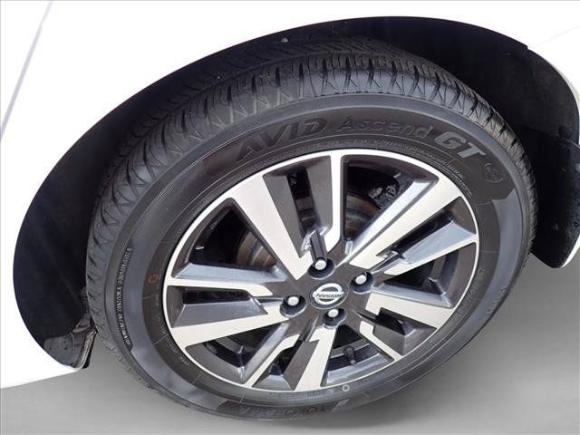 Used 2021 Nissan Versa SV FWD image 7