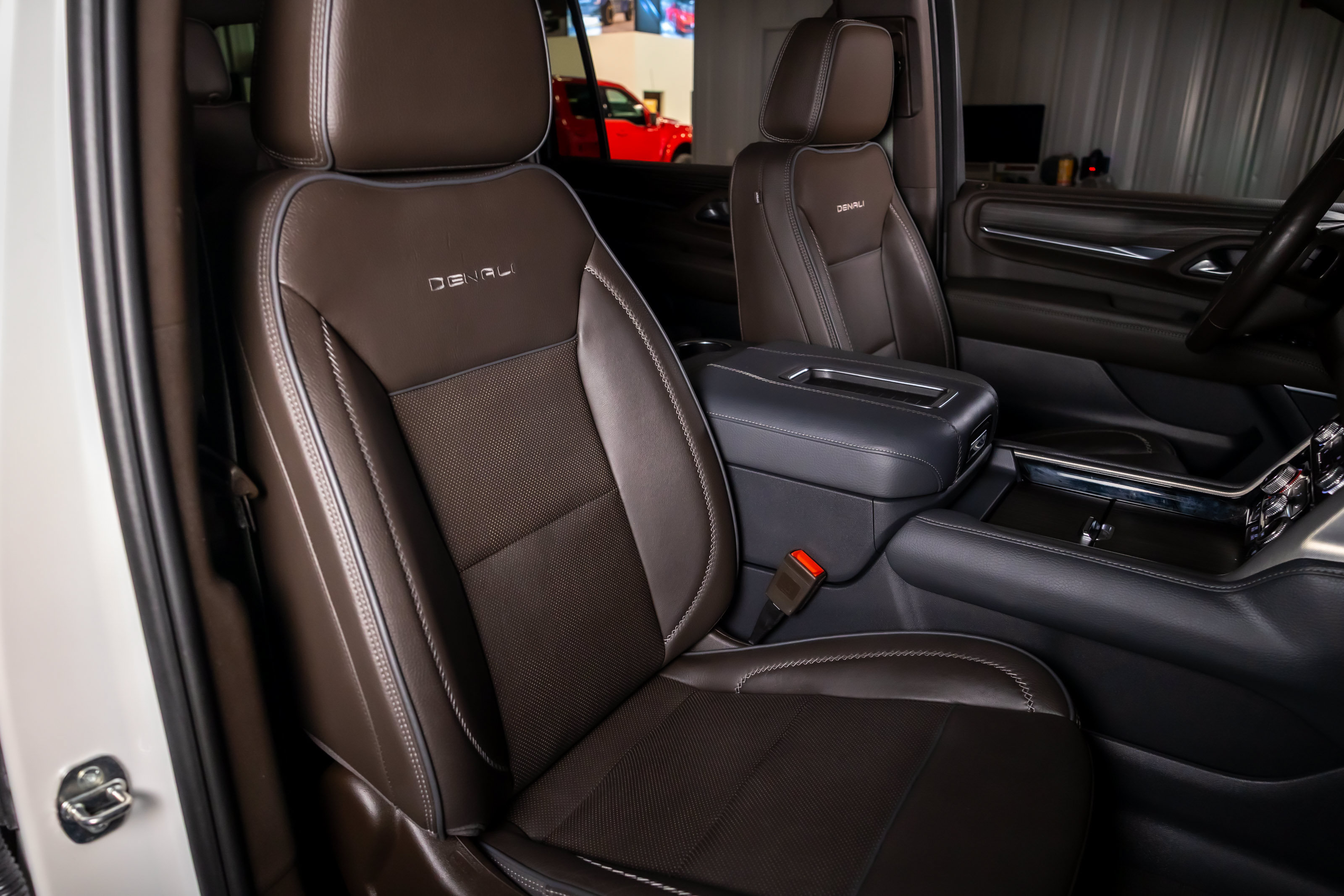 Used 2022 GMC Yukon XL Denali RWD image 18