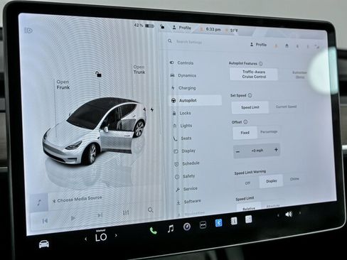 Used 2023 Tesla Model Y Long Range image 32