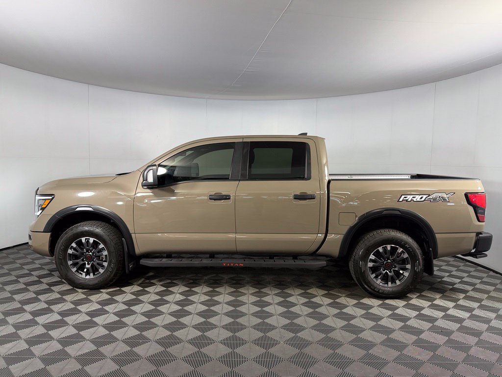 Used 2024 Nissan Titan PRO-4X w/ Pro-4x Convenience Package AWD/4WD image 11