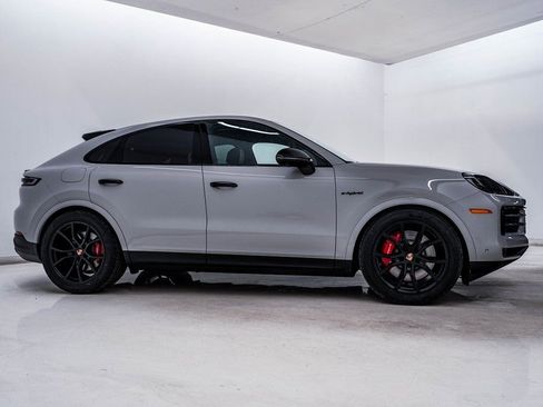 New 2026 Porsche Cayenne S image 9