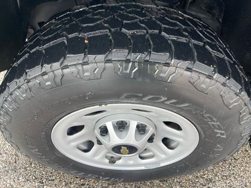 Used 2013 Chevrolet Silverado 3500 W/T w/ Snow Plow Prep Package image 10