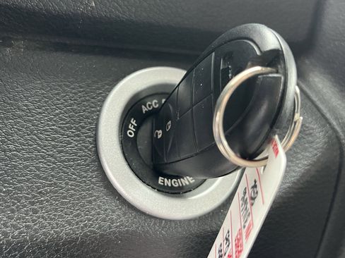 Used 2016 RAM 1500 Laramie AWD/4WD image 36