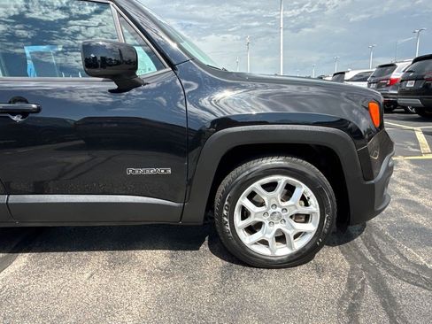 Used 2016 Jeep Renegade Latitude FWD image 15