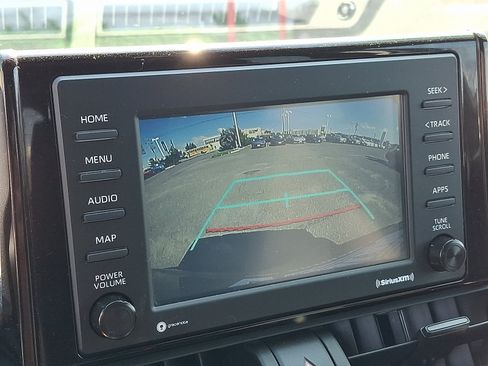 Used 2021 Toyota RAV4 LE w/ Carpet Mat Package (TMS) AWD/4WD image 18