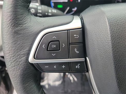 Used 2022 Toyota Sienna XLE image 24