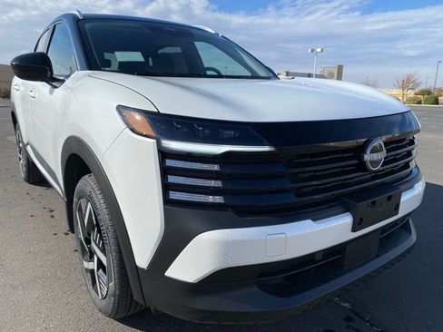 New 2026 Nissan Kicks SV image 8