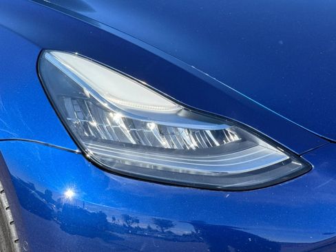 Used 2018 Tesla Model 3 Long Range RWD image 10