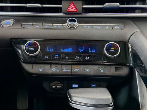 Used 2024 Hyundai Elantra Limited FWD image 19