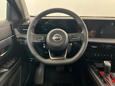 New 2026 Nissan Kicks SR FWD image 12
