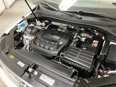Used 2019 Volkswagen Tiguan SE image 19