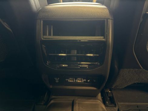 Used 2023 Jeep Grand Cherokee 4WD 4xe image 12