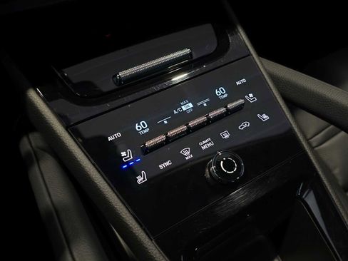 Used 2024 Porsche Cayenne Coupe image 29