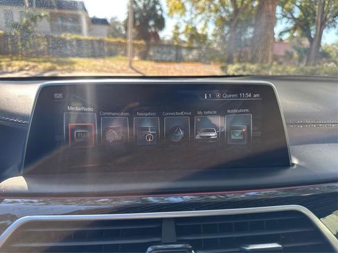 Used 2017 BMW 750i xDrive image 12