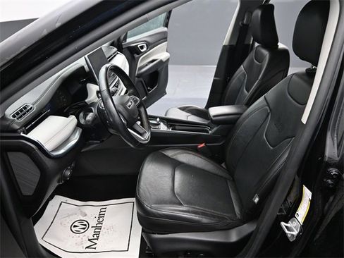 Used 2022 Jeep Compass Limited image 12