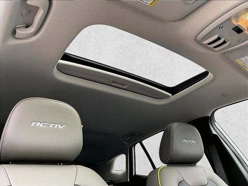 Certified 2025 Chevrolet Trax ACTIV w/ Sunroof Package image 17