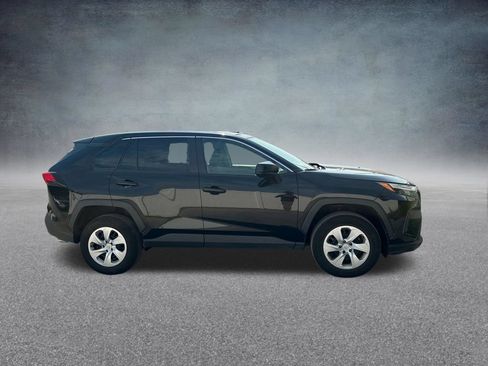 Used 2024 Toyota RAV4 LE AWD/4WD image 7