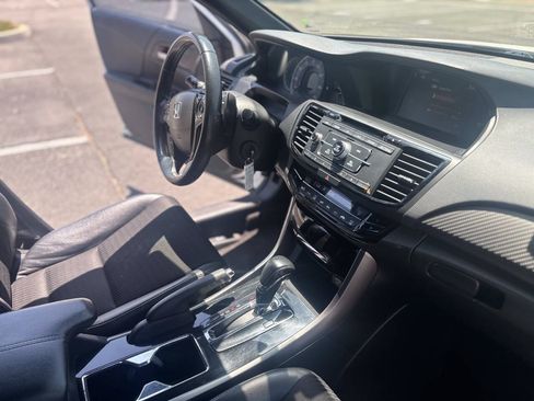 Used 2017 Honda Accord Sport image 26