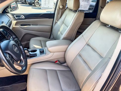 Used 2019 Jeep Grand Cherokee Limited AWD/4WD image 17