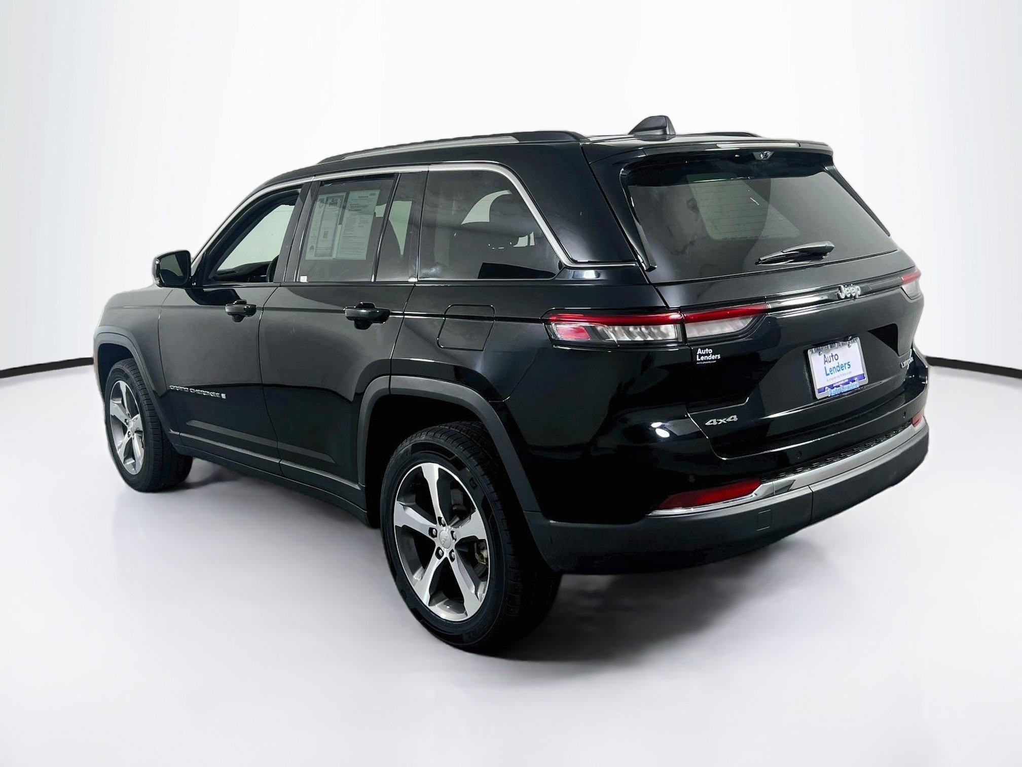 Used 2023 Jeep Grand Cherokee Limited w/ Luxury Tech Group II AWD/4WD image 7