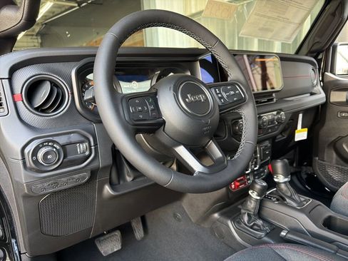 New 2026 Jeep Wrangler Unlimited Rubicon w/ Xtreme 35 Tire Package AWD/4WD image 29