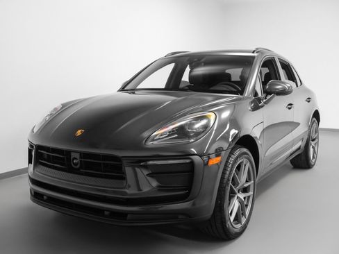 Used 2025 Porsche Macan image 6
