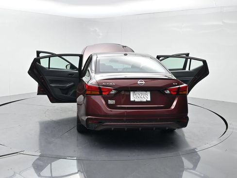 Used 2024 Nissan Altima 2.5 SV FWD image 27