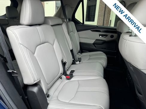 Used 2025 Honda Pilot Touring image 13