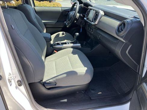 Certified 2022 Toyota Tacoma SR5 w/ Technology Package RWD image 33