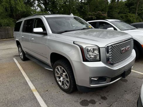 Used 2016 GMC Yukon XL Denali w/ Open Road Package AWD/4WD image 2