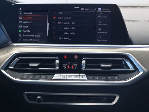 Used 2022 BMW X5 M50i w/ Executive Package image 34