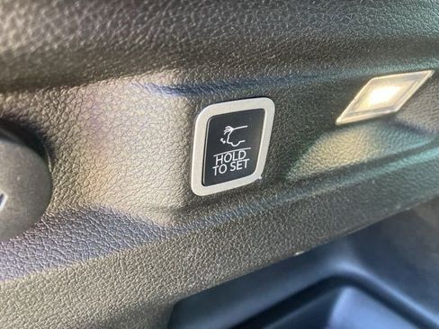 Certified 2024 Jeep Grand Cherokee L Limited w/ Luxury Tech Group II AWD/4WD image 26