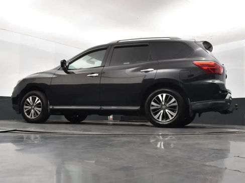 Used 2017 Nissan Pathfinder SV AWD/4WD image 12