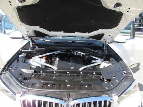 Used 2019 BMW X5 xDrive40i w/ Premium Package 2 AWD/4WD image 35