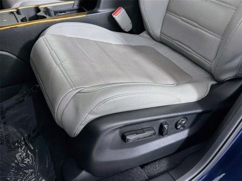 Used 2020 Honda CR-V Touring image 22